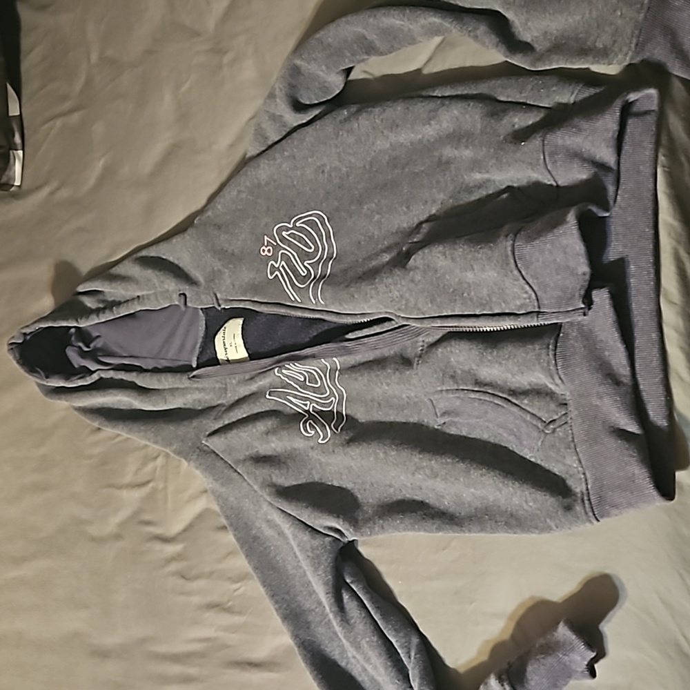 Aero zip up